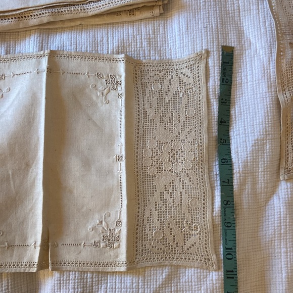 Vintge Handmade Lace Linen 40” Rectangle Table Runner, 8 matching placemats - Picture 8 of 8